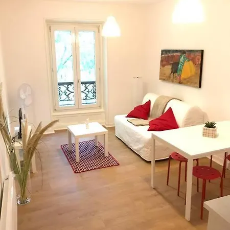 Apartment P2 Au Coeur Du Centre De Nîmes