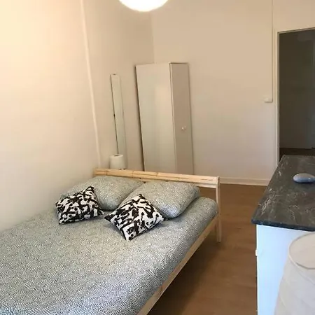 Apartment P2 Au Coeur Du Centre De Nîmes